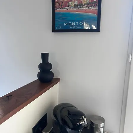 Olympie, Airport, Train And Tram Station Fully Equipped For 3 Peoples Appartement