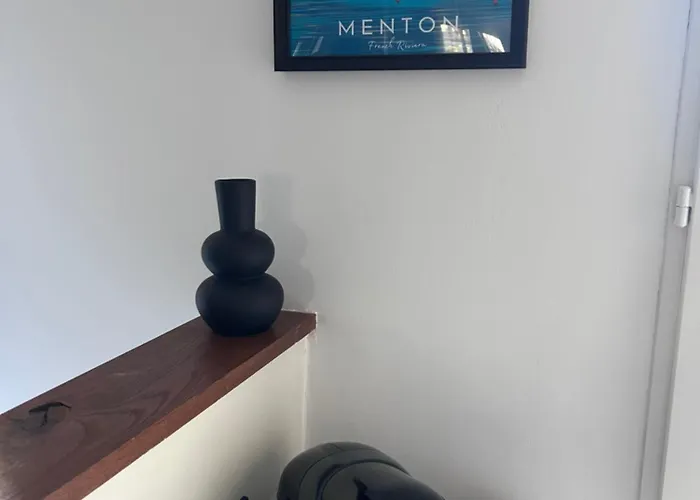 Olympie, Airport, Train And Tram Station Fully Equipped For 3 Peoples Appartement
